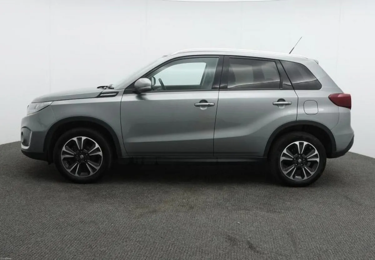 241 Suzuki Vitara  1.5 hybrid SZ5 AUTOMATIC - Image 2