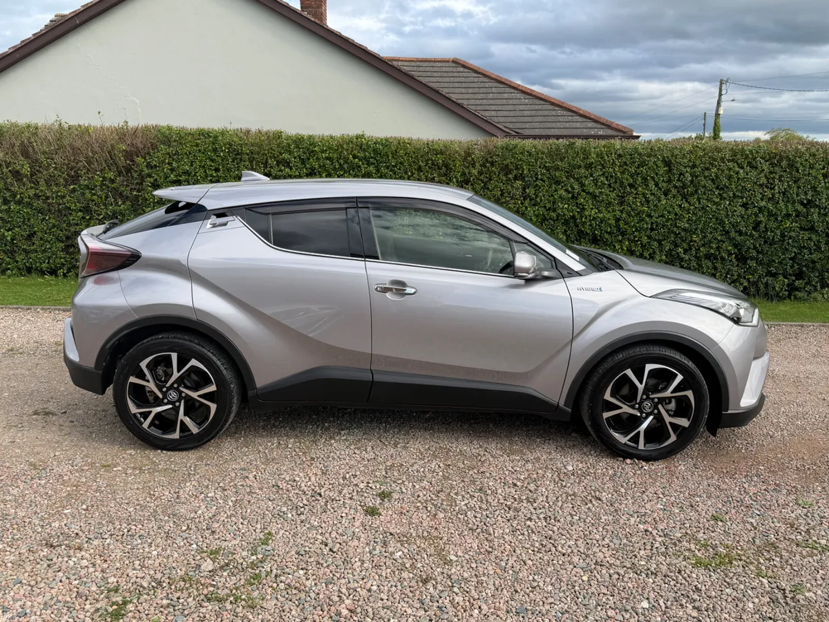 191 Toyota C-HR G spec Led Edition - Image 3
