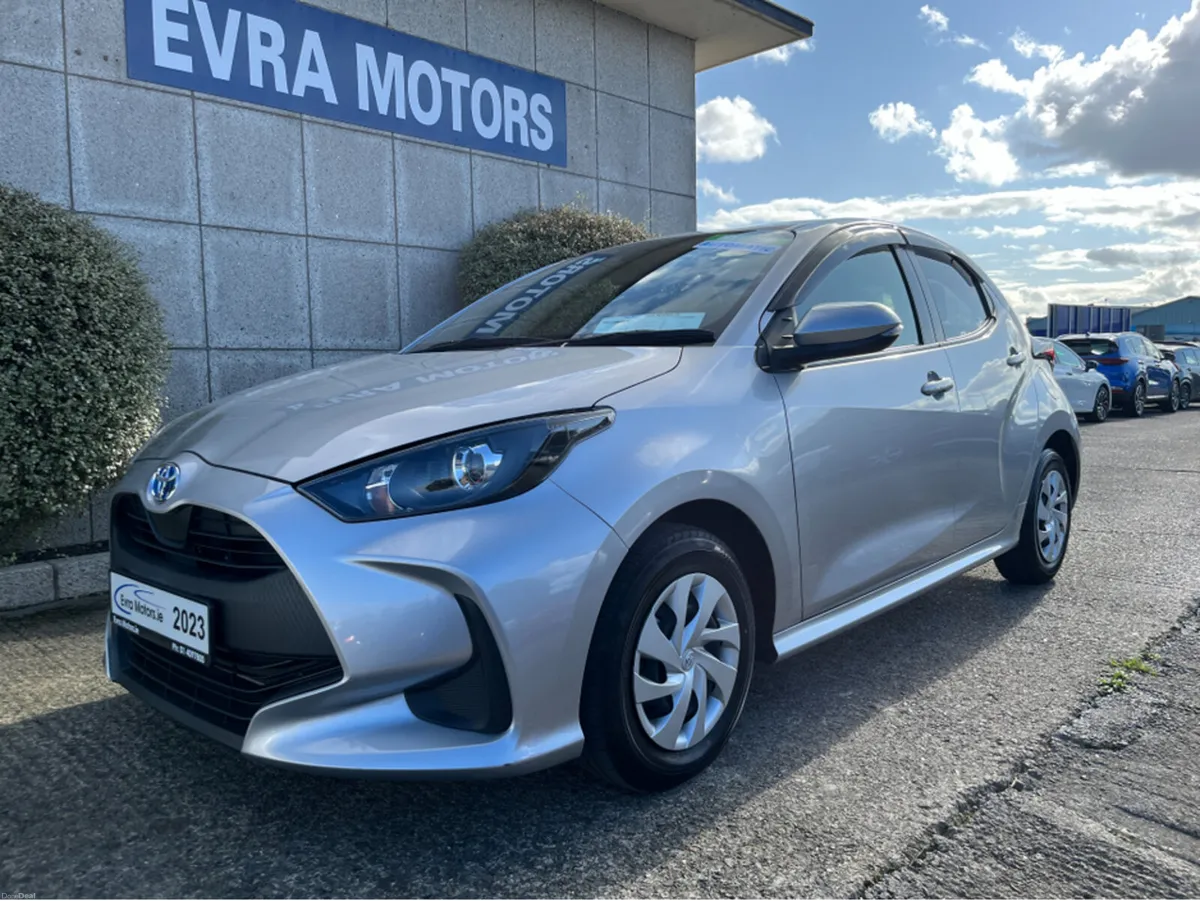 Toyota Yaris X HYBRID AUTOMATIC 1.5 PETROL //LOW M - Image 5