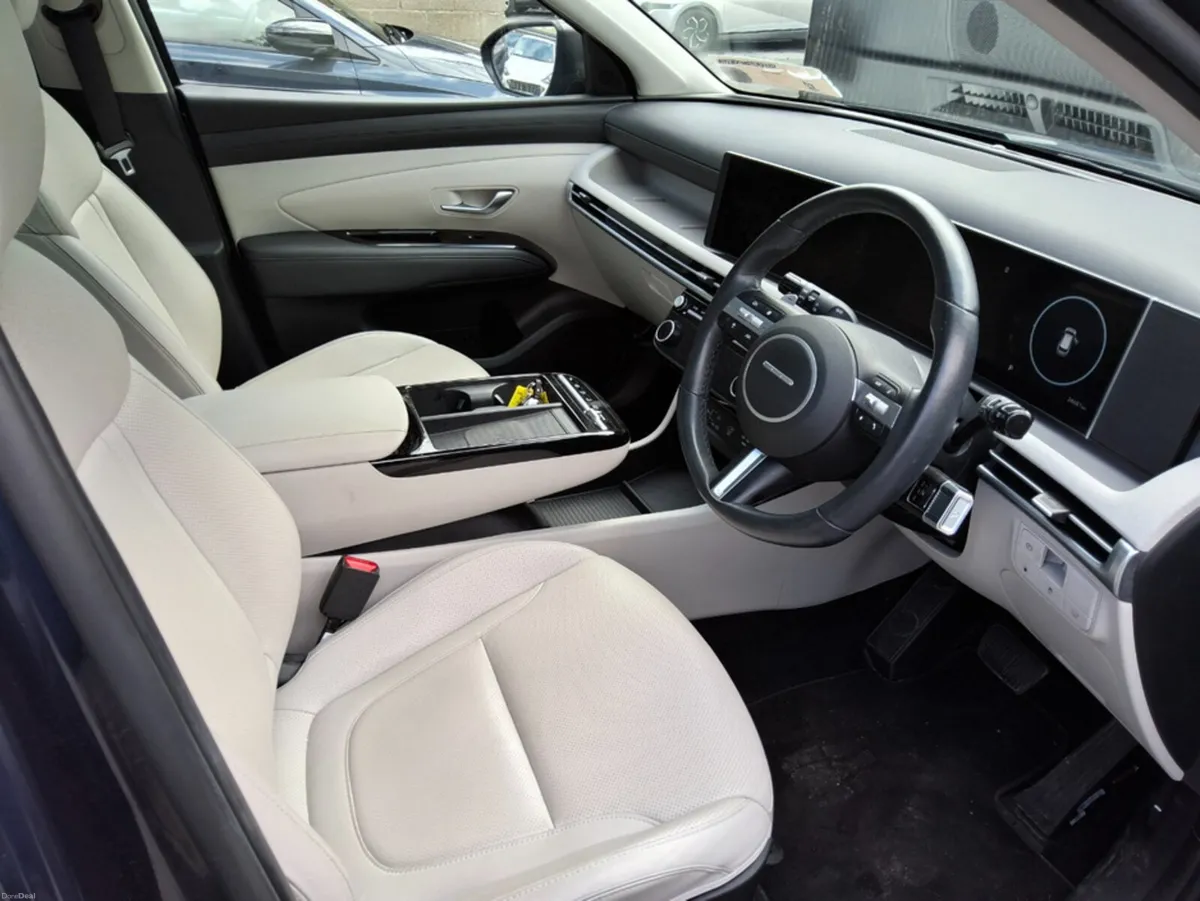 Hyundai Tucson PLATINUM PHEV ** MEGA SPEC ** - Image 6