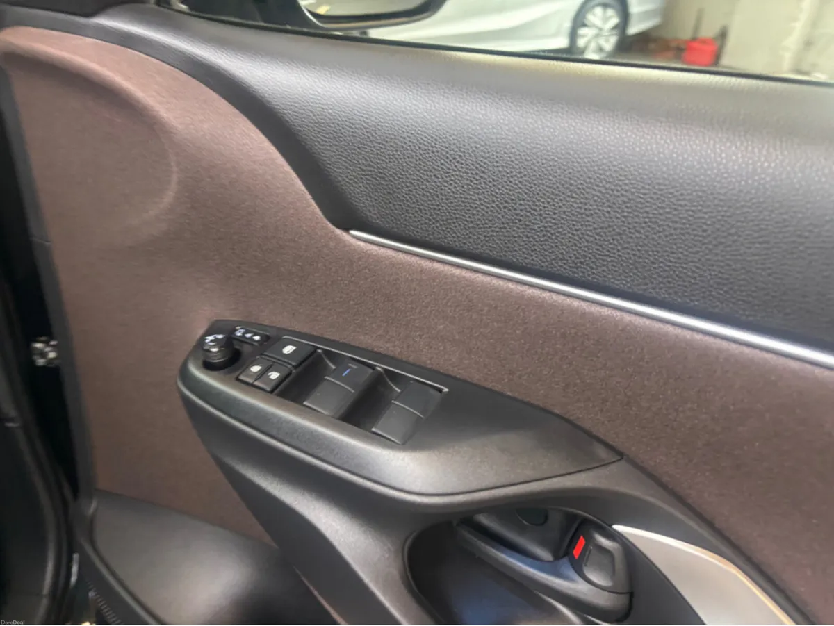 Toyota Yaris Cross 1.5 Self charging hybrid only 2 - Image 4