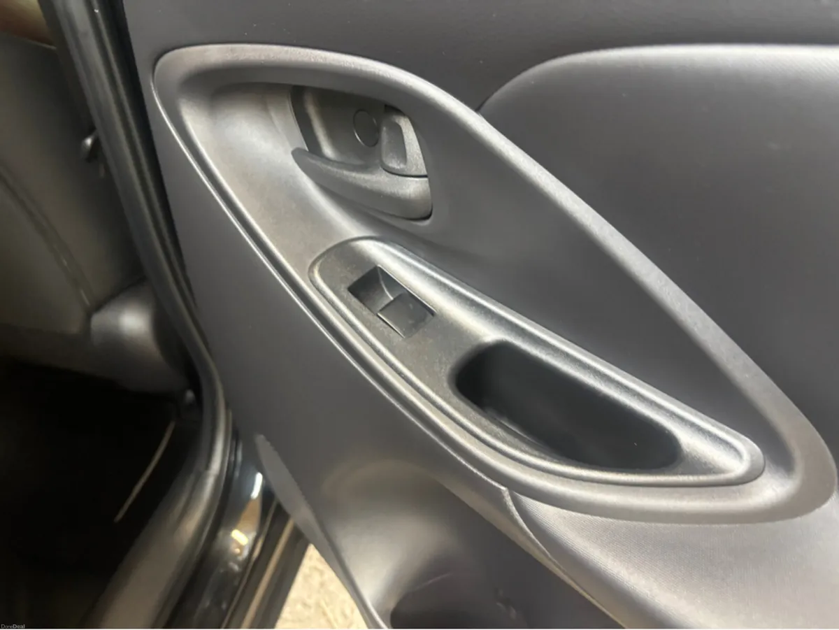 Toyota Yaris Cross 1.5 Self charging hybrid only 2 - Image 5