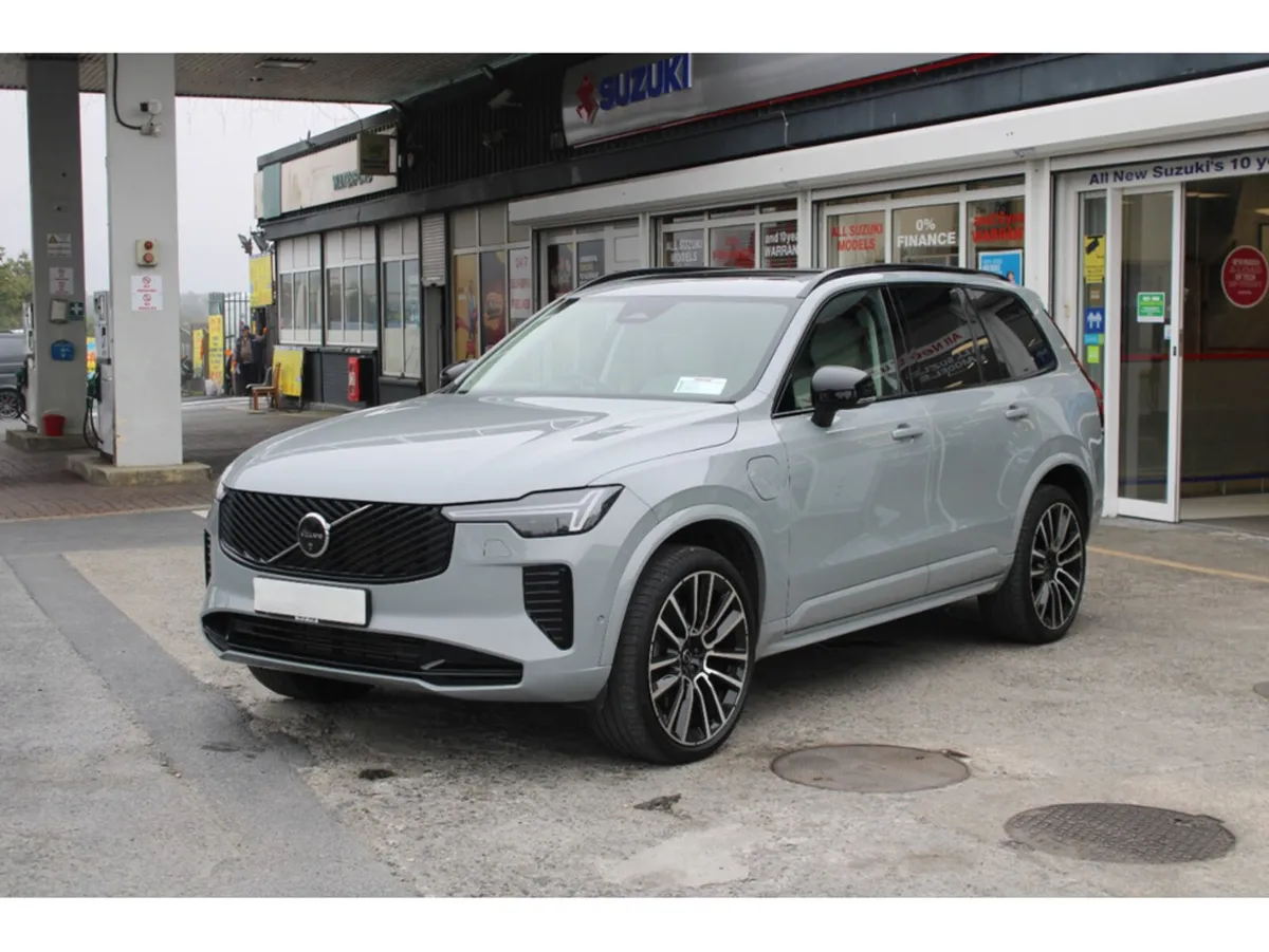 Volvo XC90 ULTRA DARK T8 PHEV AWD AU - Image 4
