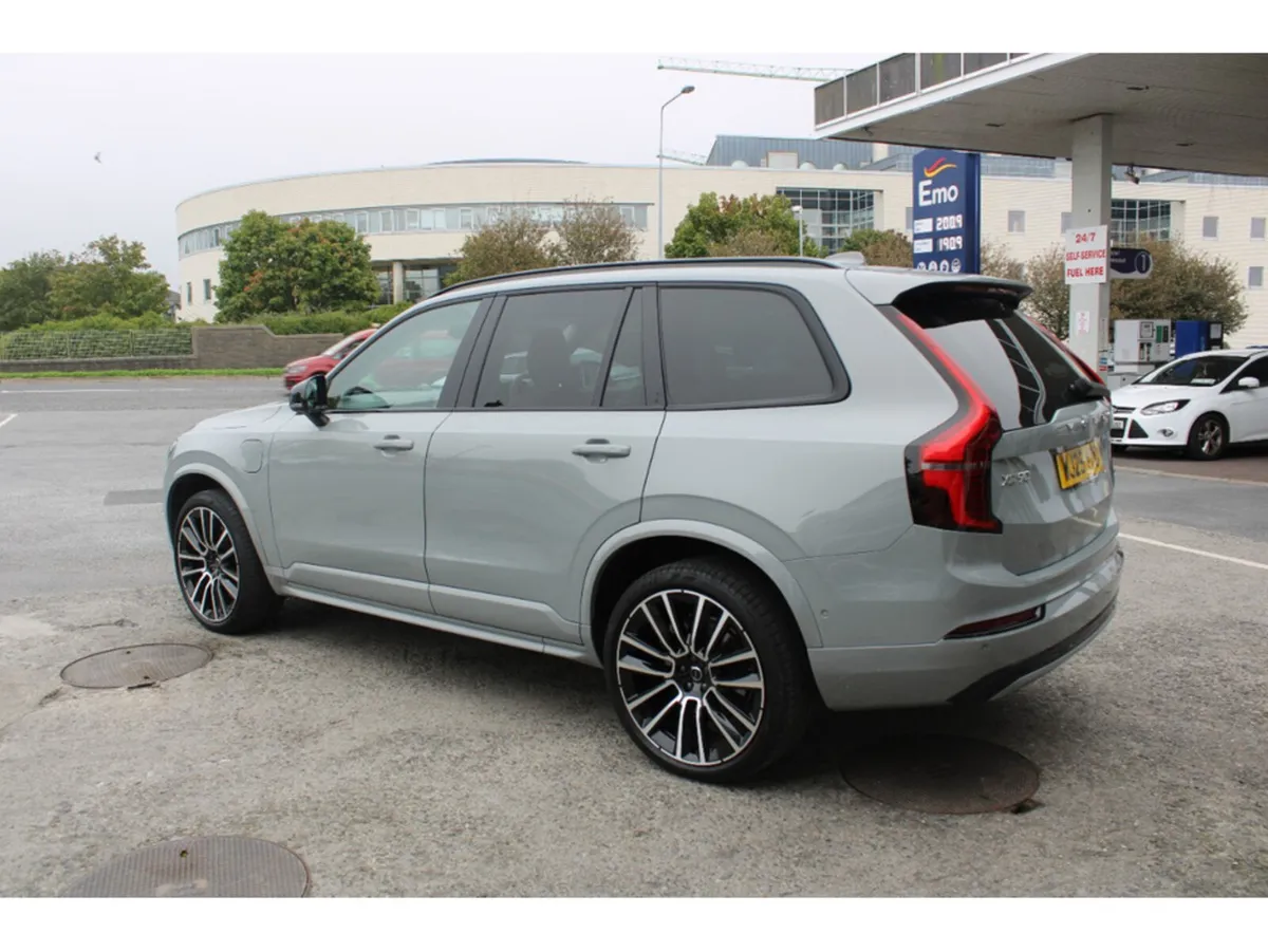 Volvo XC90 ULTRA DARK T8 PHEV AWD AU - Image 6