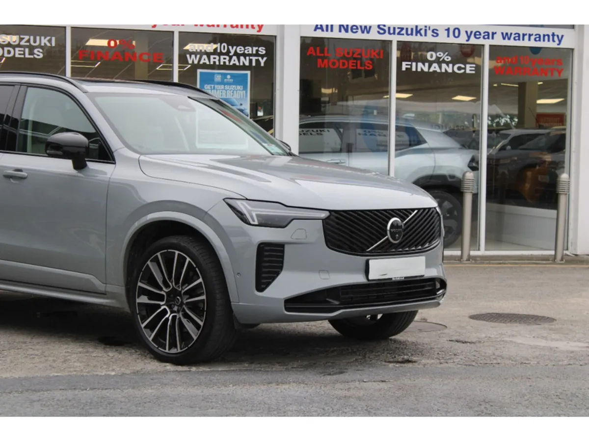 Volvo XC90 ULTRA DARK T8 PHEV AWD AU - Image 2