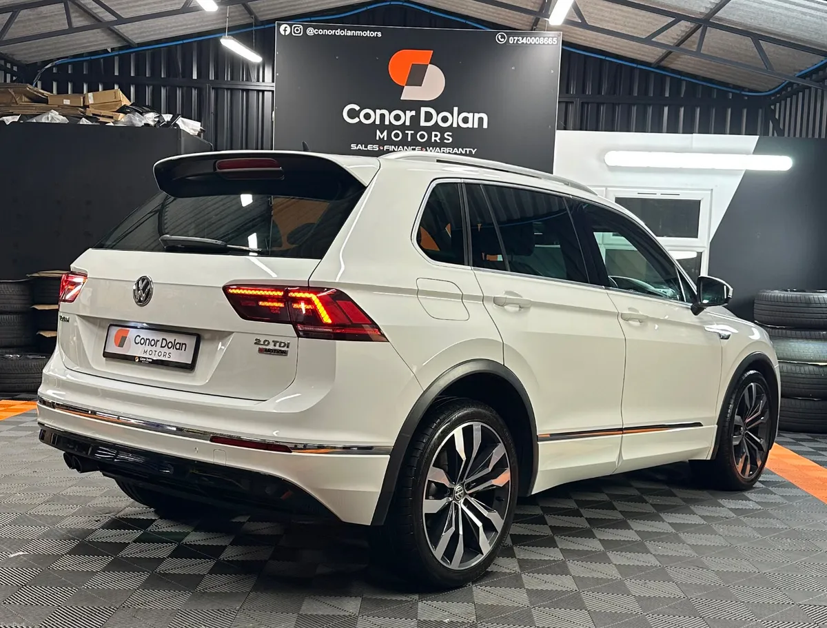 Volkswagen Tiguan R Line 4Motion - Image 4