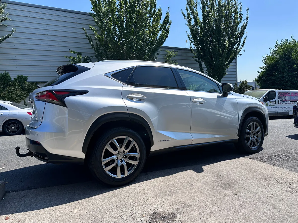 Lexus NX300H 2.5 Hybrid, 2016 - Image 5