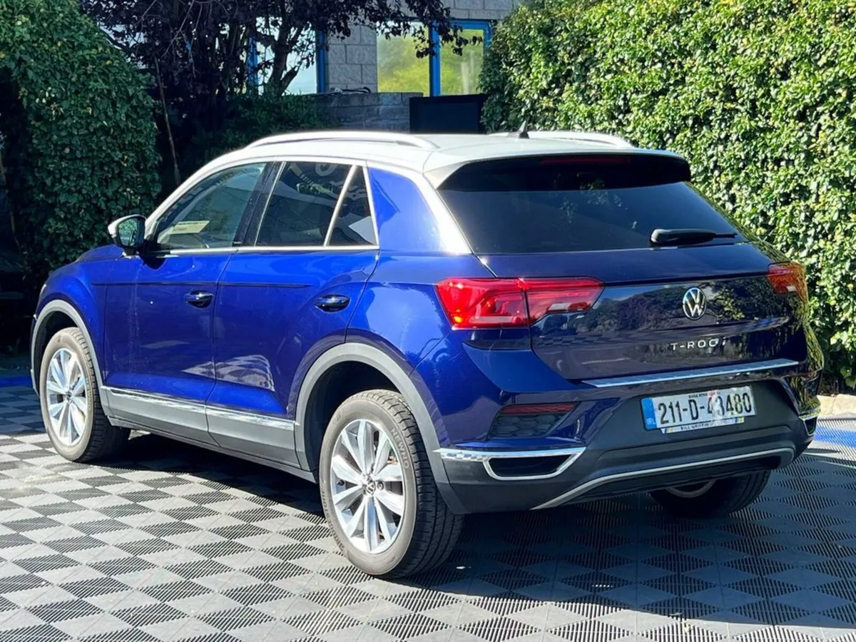 Volkswagen T-Roc DESIGN 2.0 TDI AUTO // APPLE CARP - Image 5