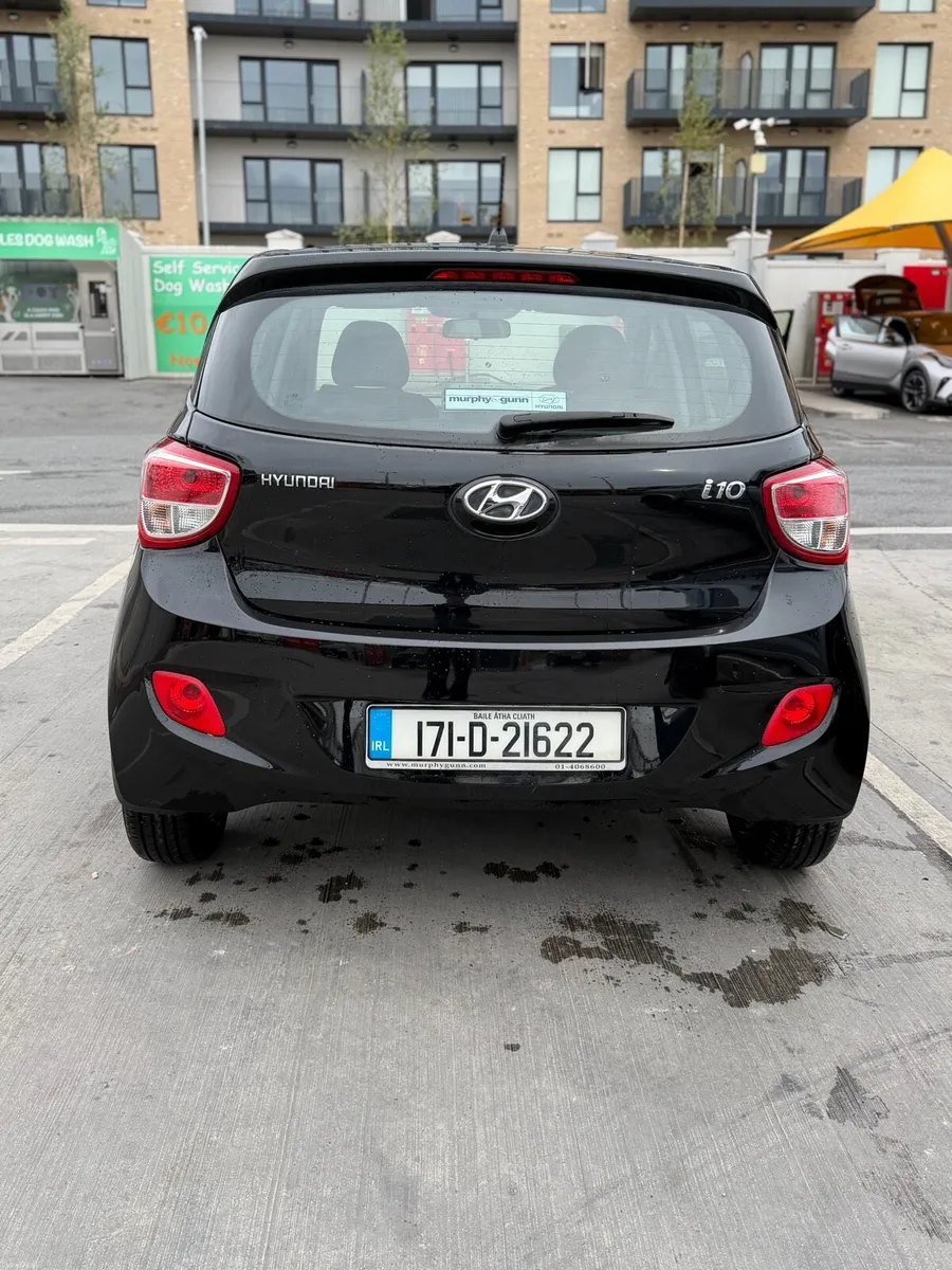 Hyundai i10 Deluxe 4DR - Image 5
