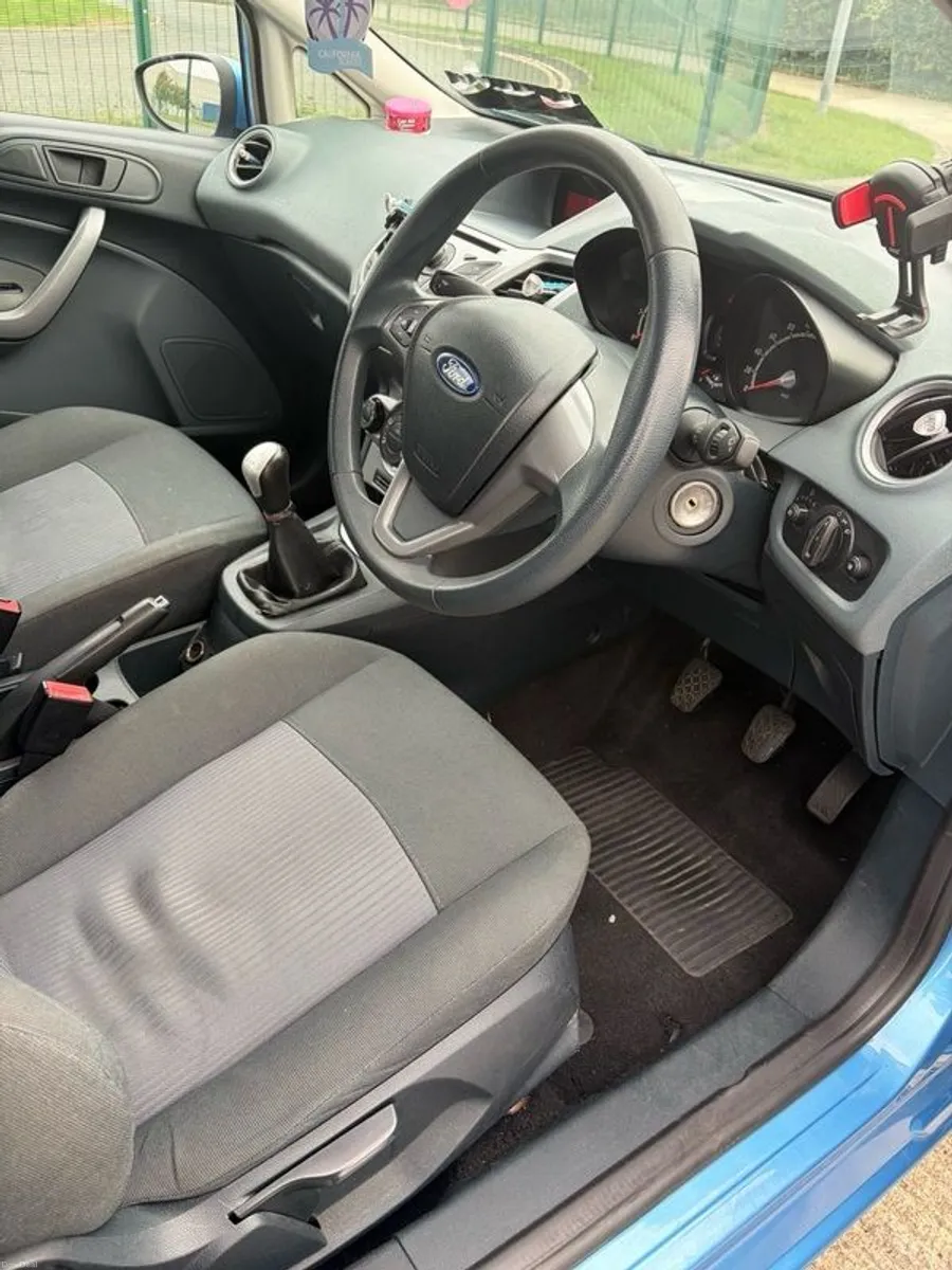 2011 Ford Fiesta - Image 4