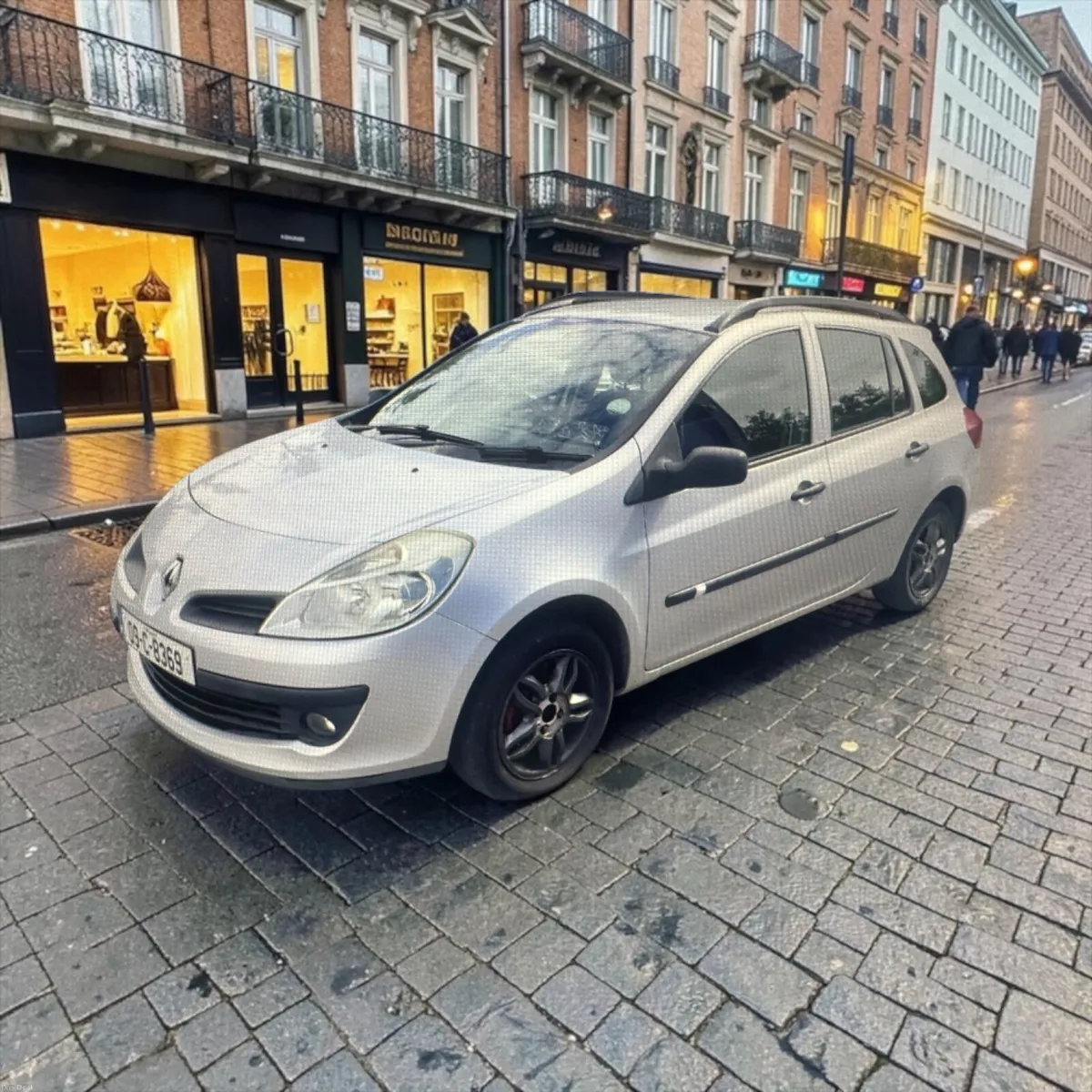 2009 Renault Clio 1.2 16V Petrol  ROYALE - Image 3