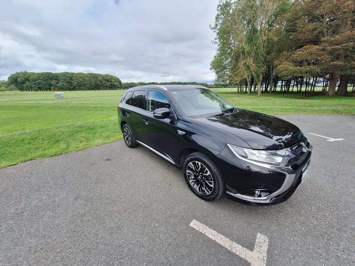 Mitsubishi Outlander 2016 PHEV - Image 5