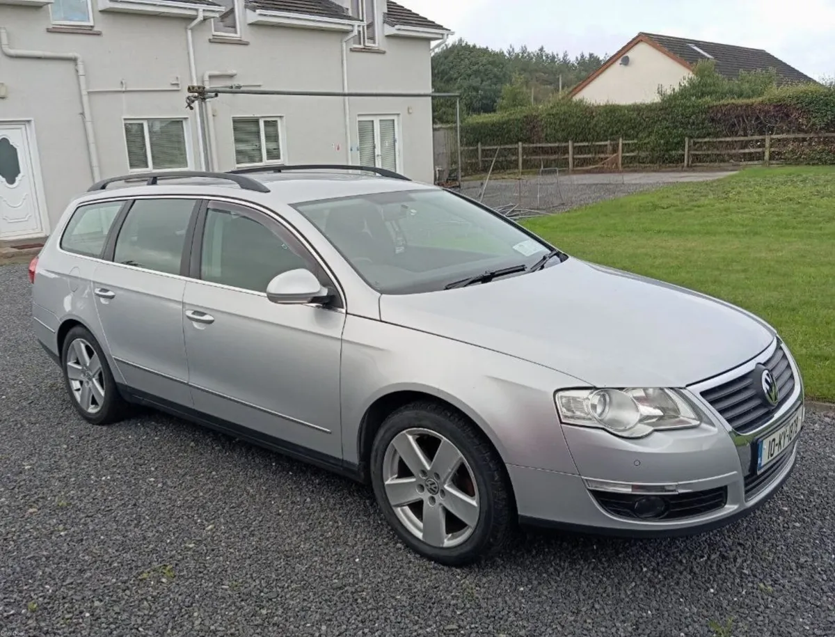 Volkswagen Passat 2010 - Image 4