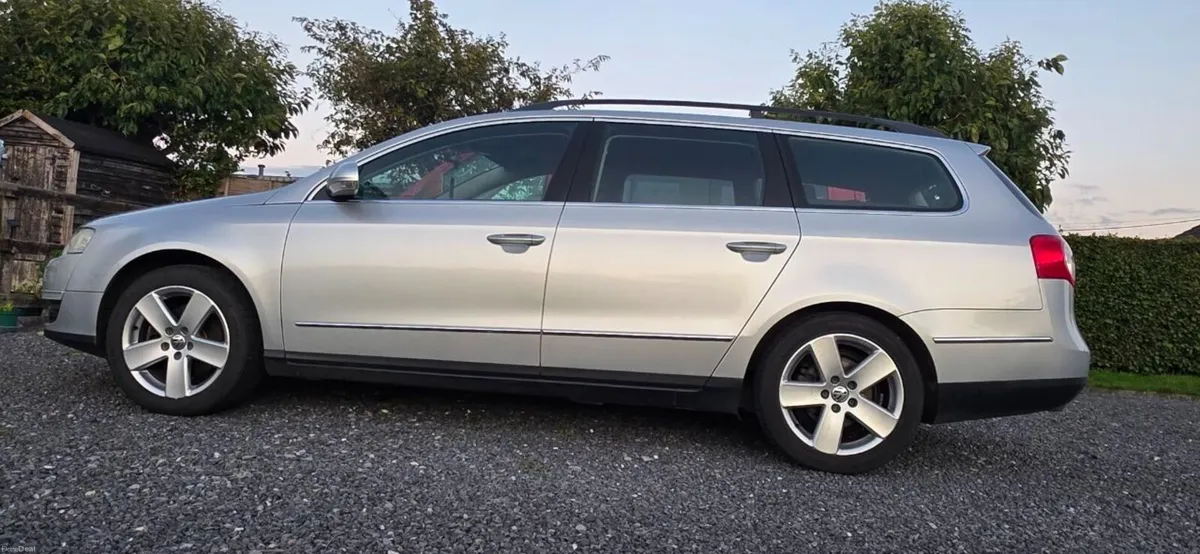 Volkswagen Passat 2010 - Image 6