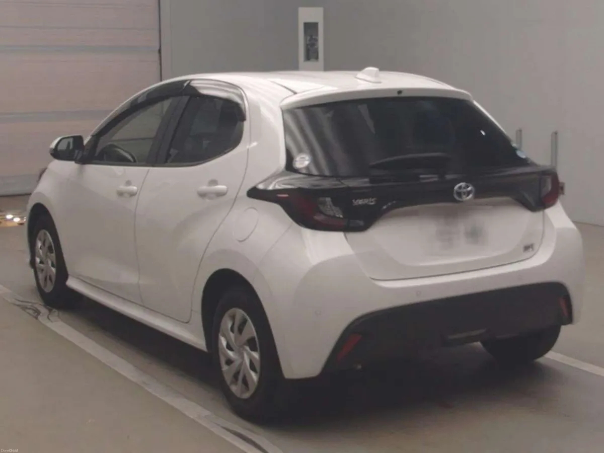 Toyota Yaris 1.5 Hybrid 2021 - Image 3