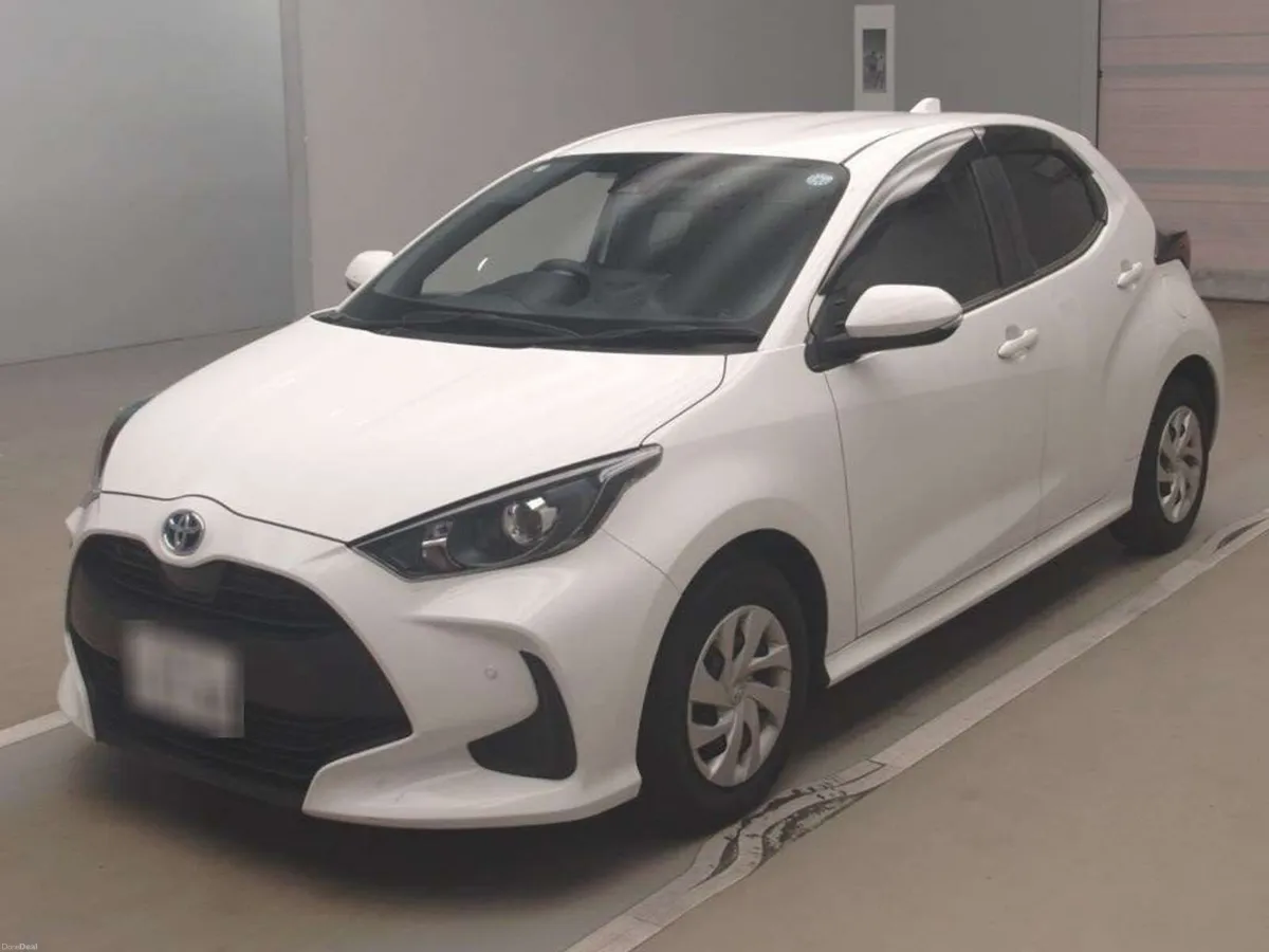 Toyota Yaris 1.5 Hybrid 2021 - Image 2