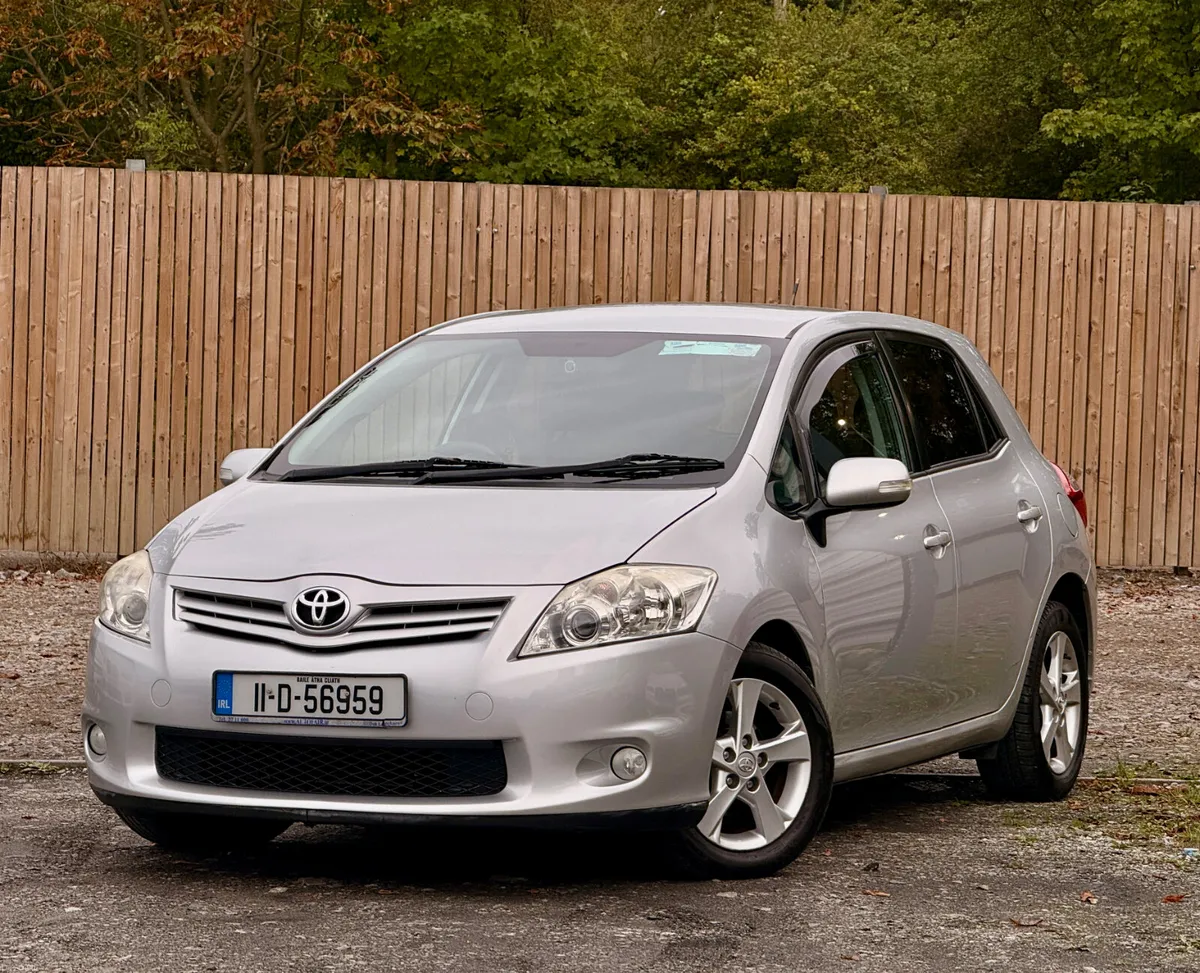 Toyota Auris 2011 1.4 D-4D DPF Sport Automatic - Image 2