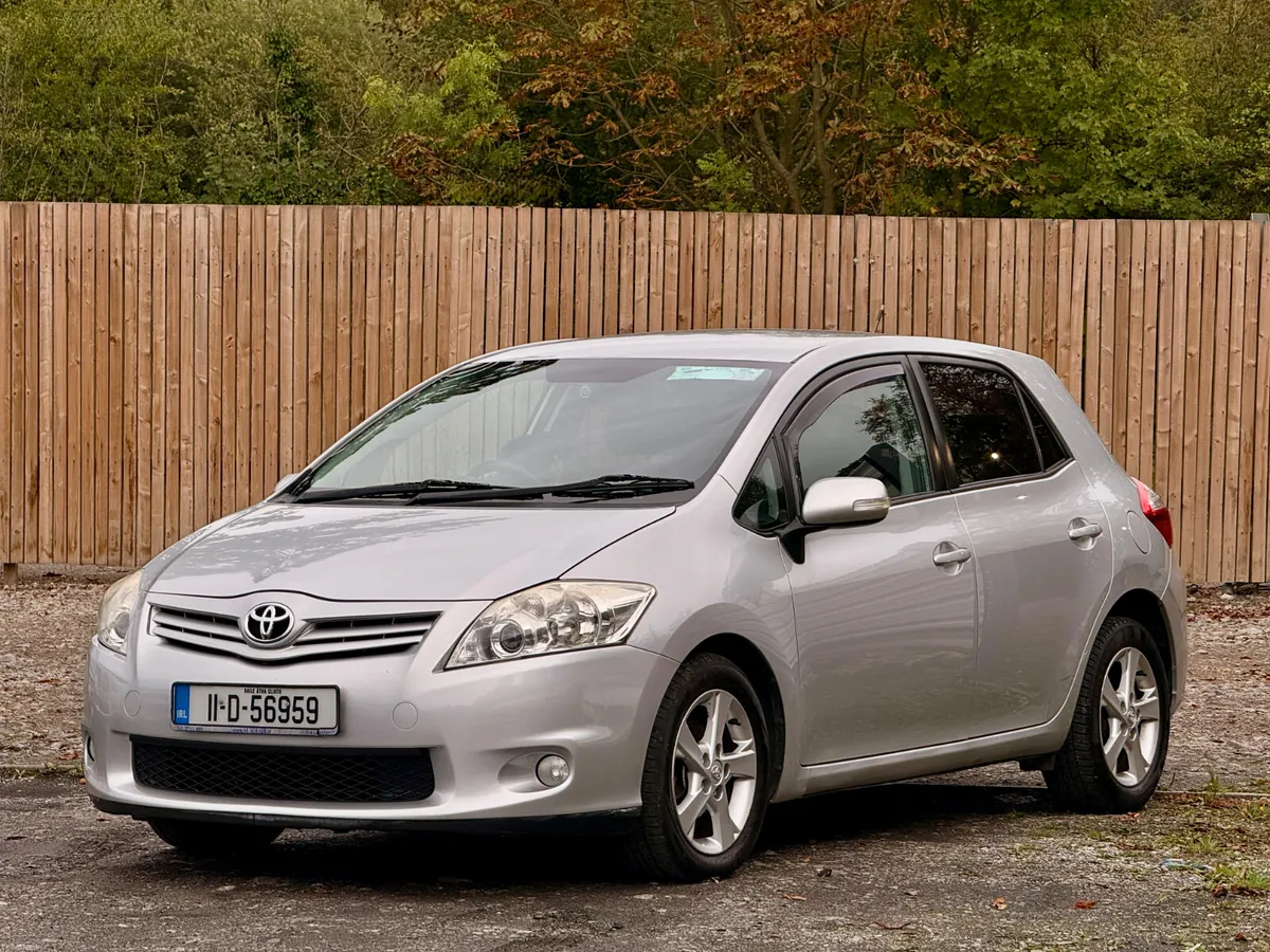 Toyota Auris 2011 1.4 D-4D DPF Sport Automatic - Image 3