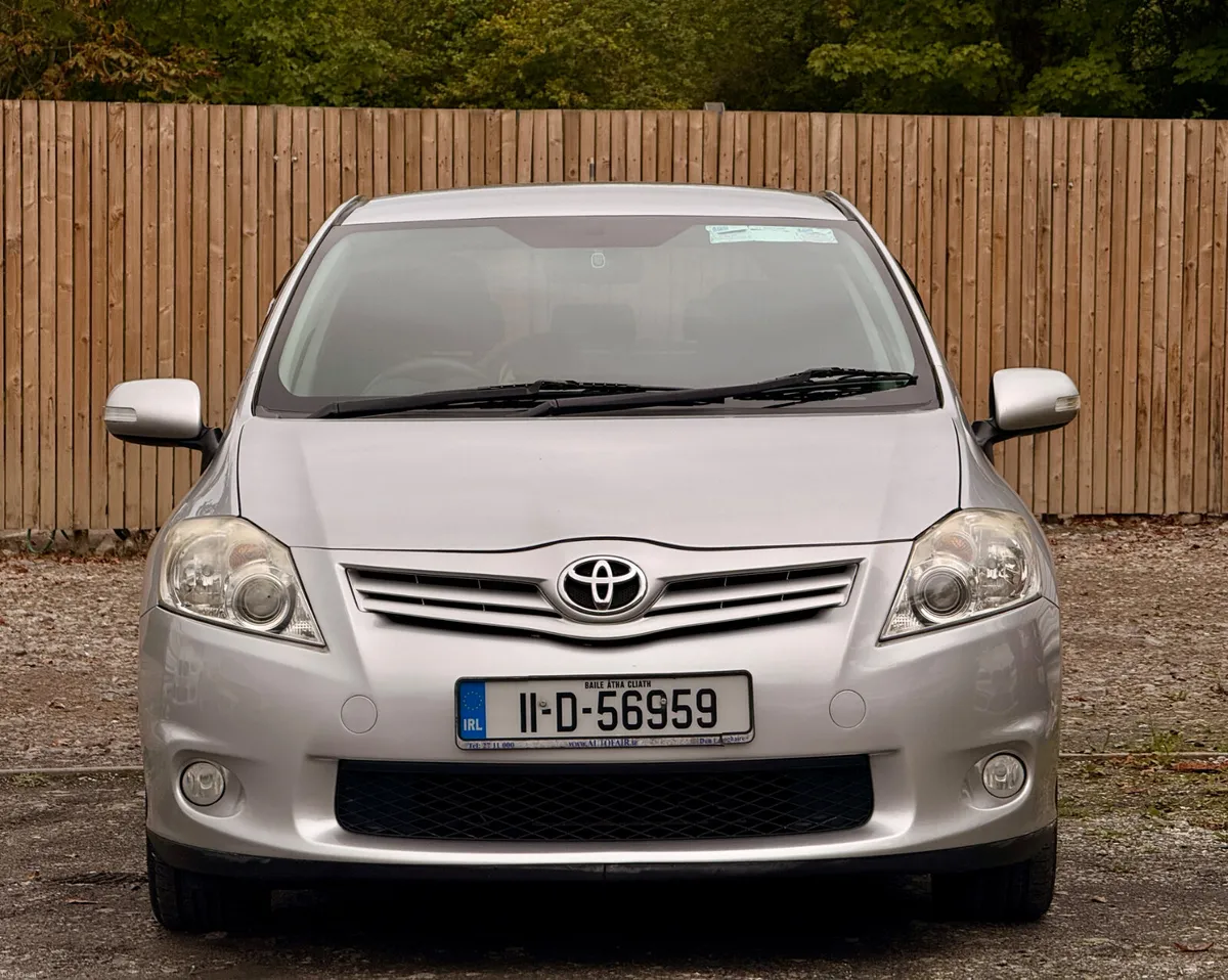 Toyota Auris 2011 1.4 D-4D DPF Sport Automatic - Image 6