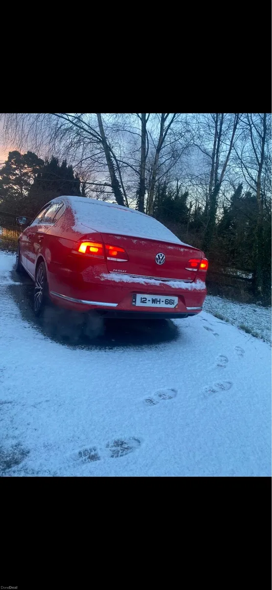 Volkswagen Passat 2012 - Image 2