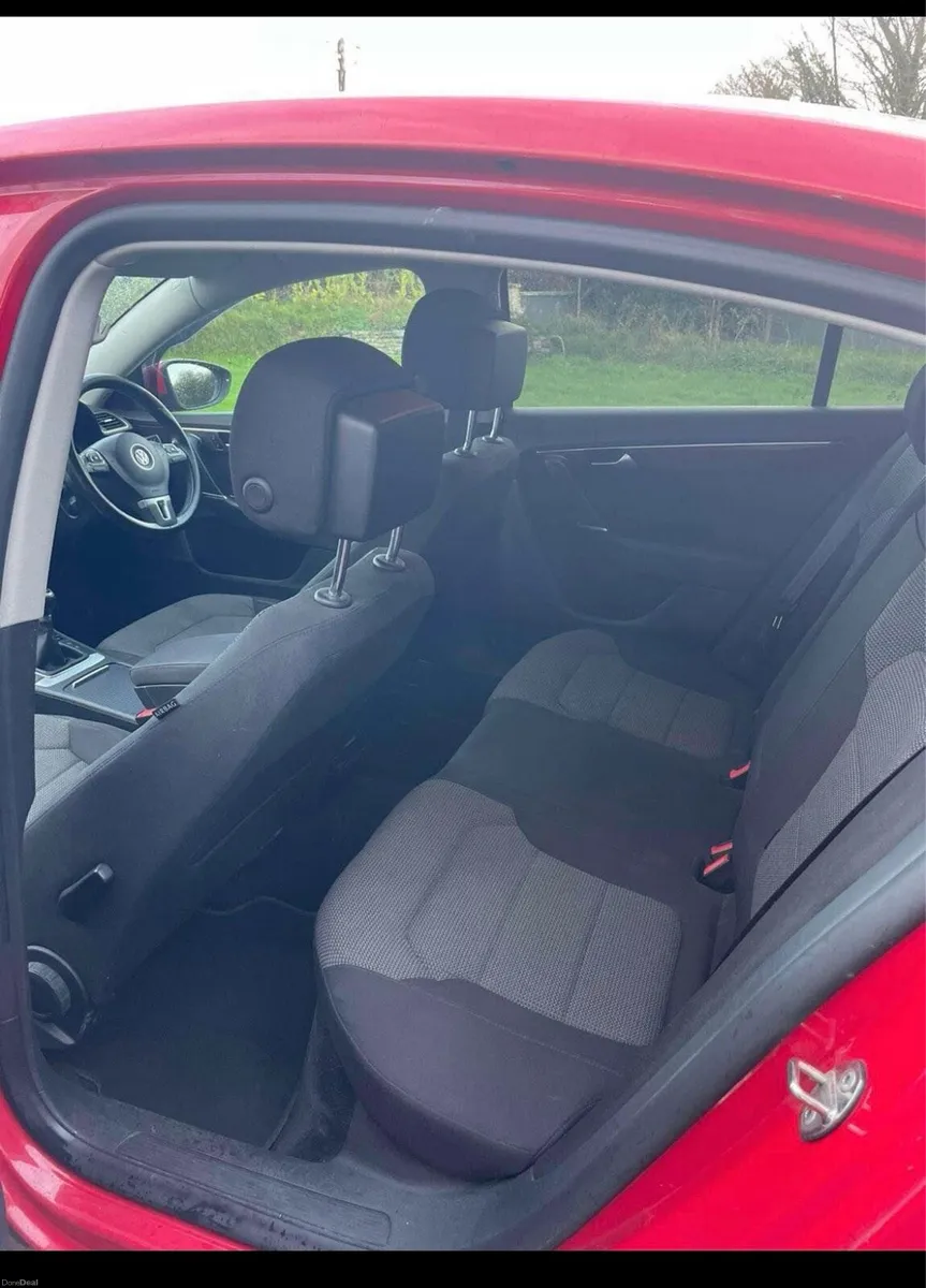 Volkswagen Passat 2012 - Image 6