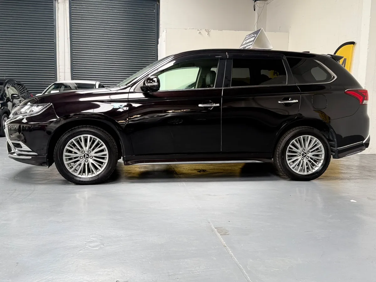 2019 Mitsubishi Outlander 2.4 Plug In Hybrid - Image 6