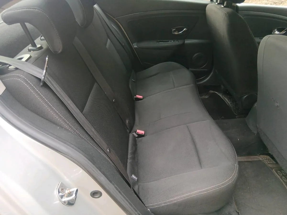 Renault fluence 2014 for sale - Image 6