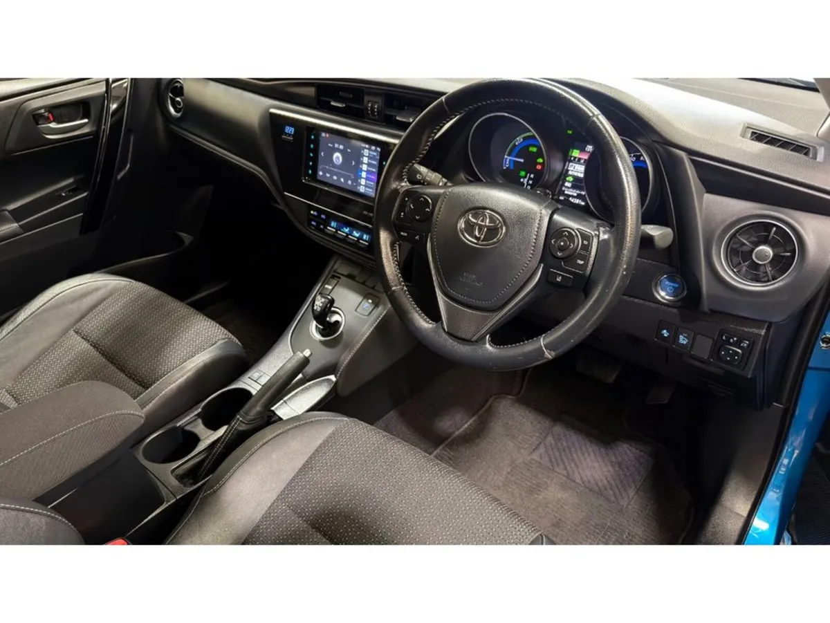 Toyota Auris HYBRID - Image 3