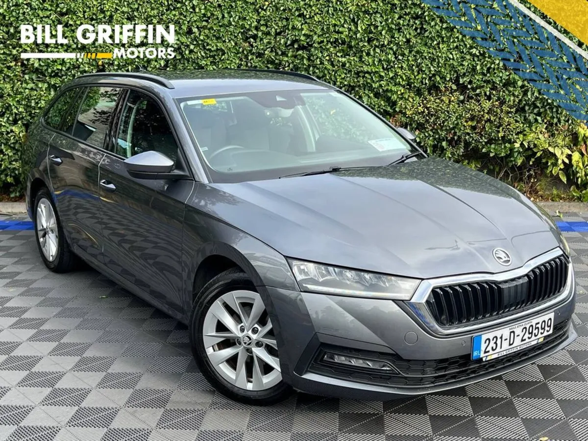 Skoda Octavia ESTATE AMBITION 2.0 TDI // CRUISE CO - Image 1