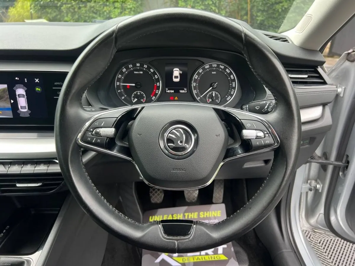 Skoda Octavia AMBITION 2.0 TDI // CRUISE CONTROL / - Image 4