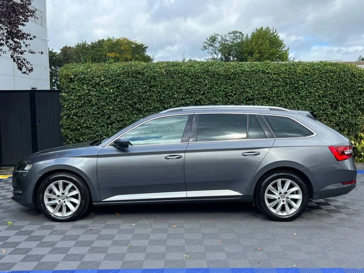 Skoda Superb AMBITION ESTATE 2.0 TDI // - Image 3