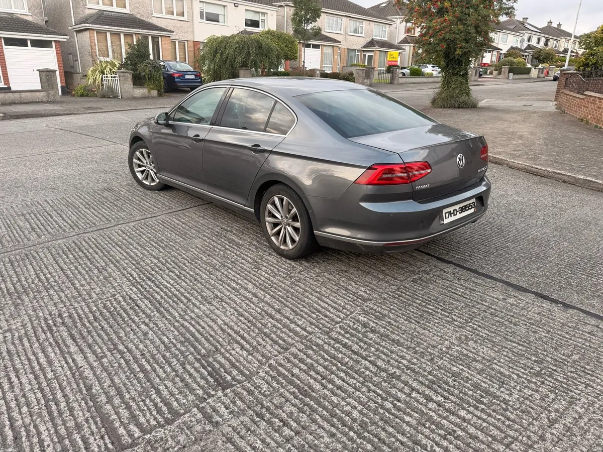 Volkswagen Passat - Image 4