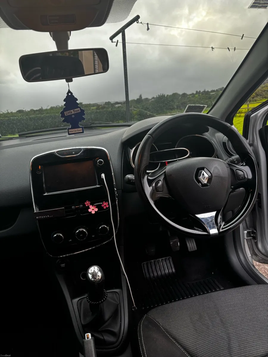 Renault Clio - Image 6