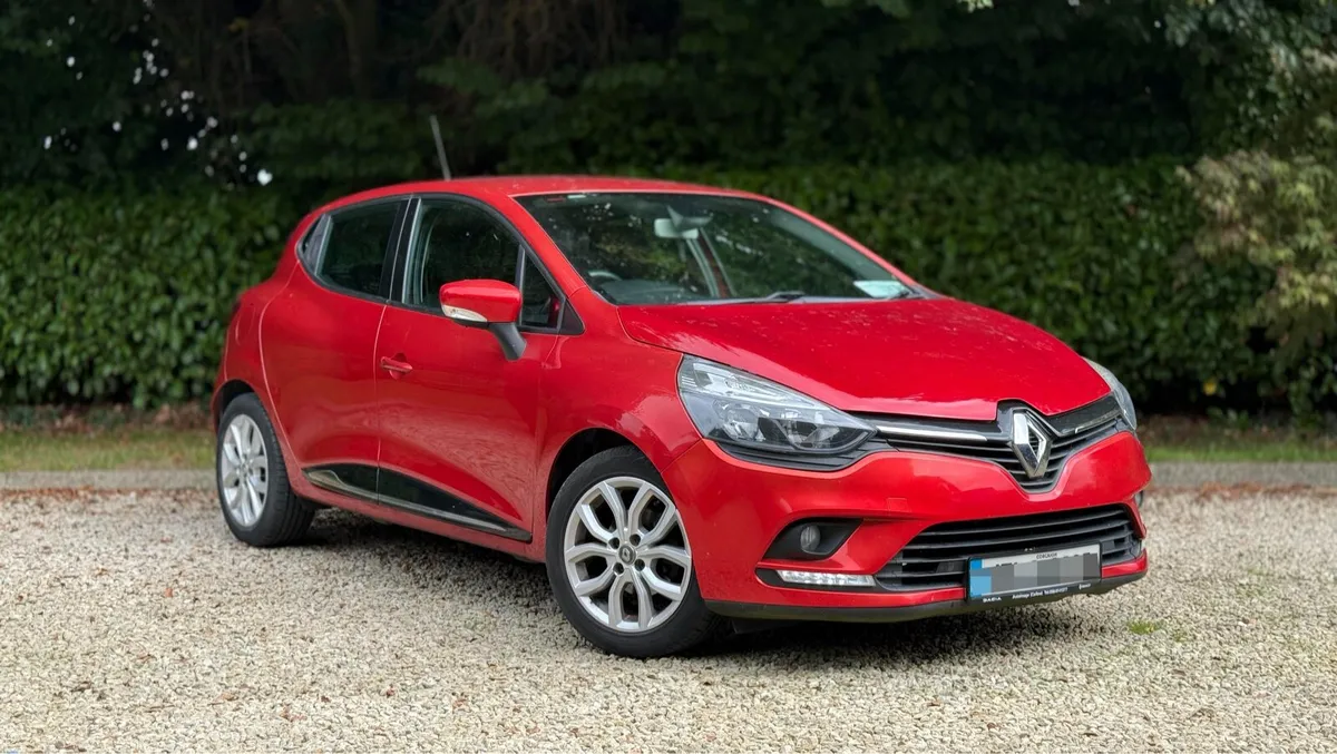 Renault Clio Dynamique Nav 2017 - Low mileage - Image 1