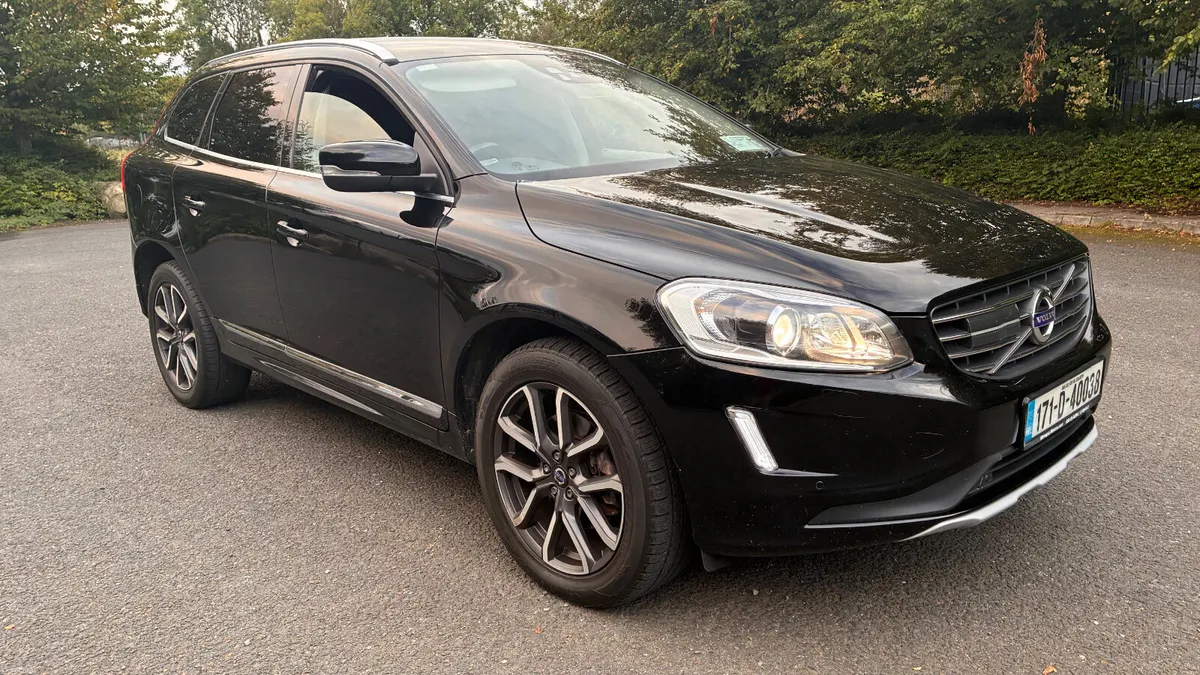 Volvo XC60 2017 SE LUXURY EDITION ! - Image 1
