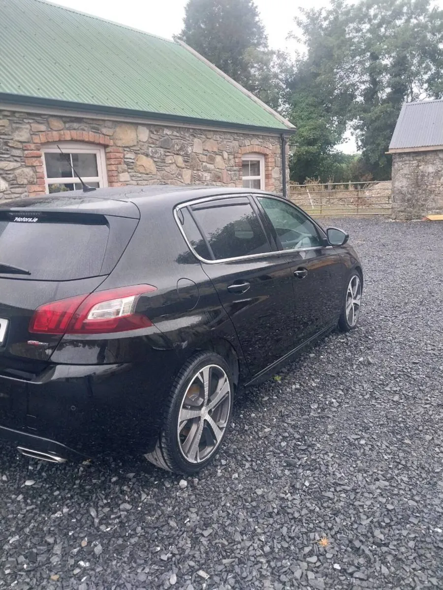Car - Image 6