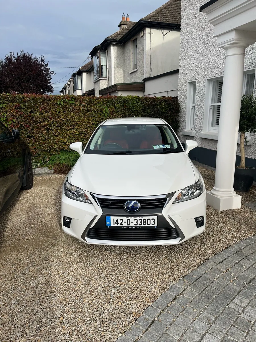 2014 Lexus CT200H - Image 2