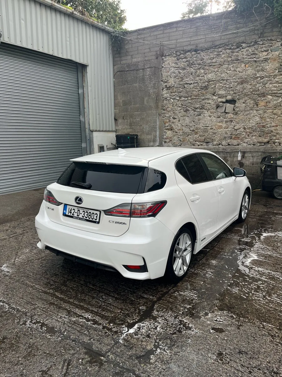 2014 Lexus CT200H - Image 3