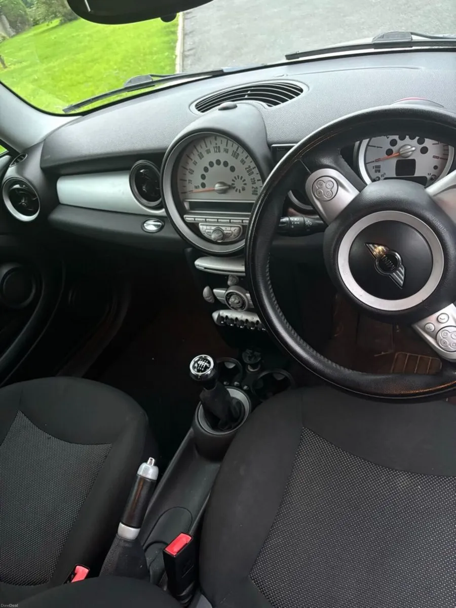 Mini Cooper 2009 - Image 3