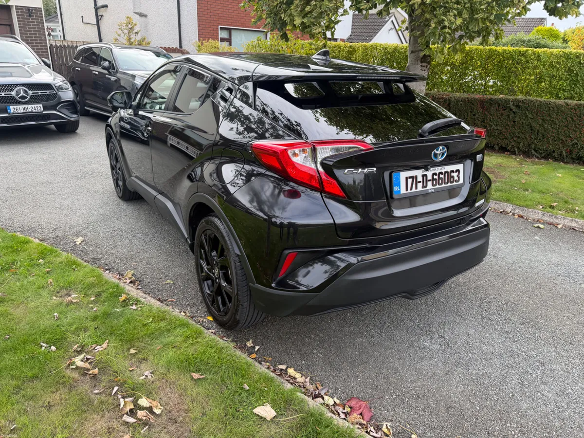 2017 Toyota C-HR HYBRID low kilometres - Image 6