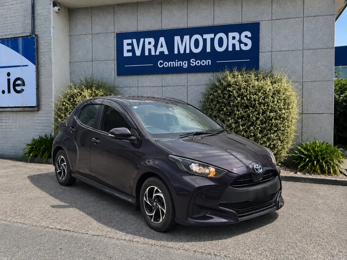 Toyota Yaris X HYBRID AUTOMATIC 1.5 PETROL //REVER - Image 1