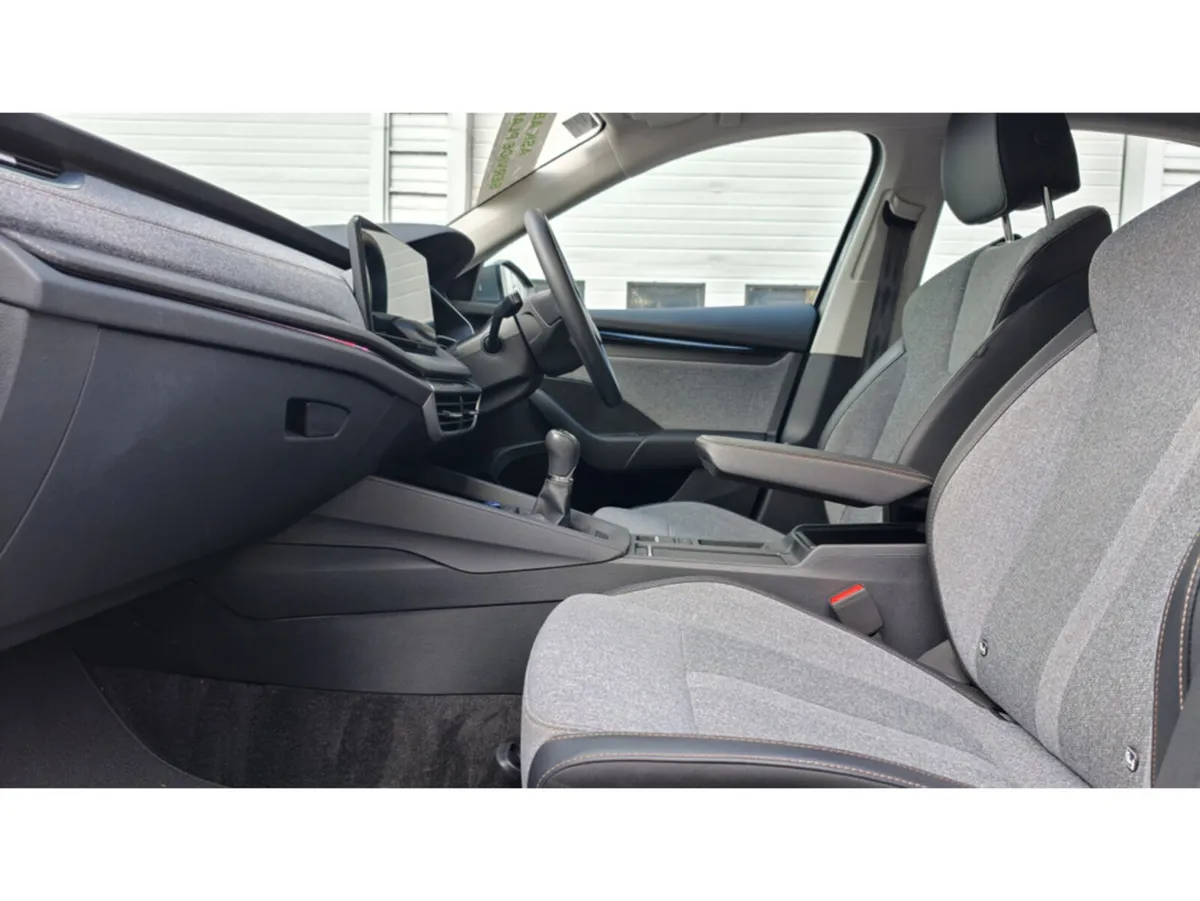 Skoda Octavia HEATED SEATS - HEATED STEERING WHEEL - Image 3