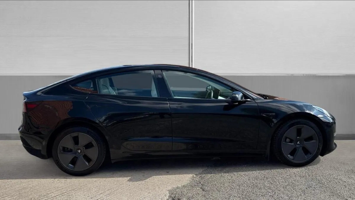 Tesla Model 3 White Interior - Image 5