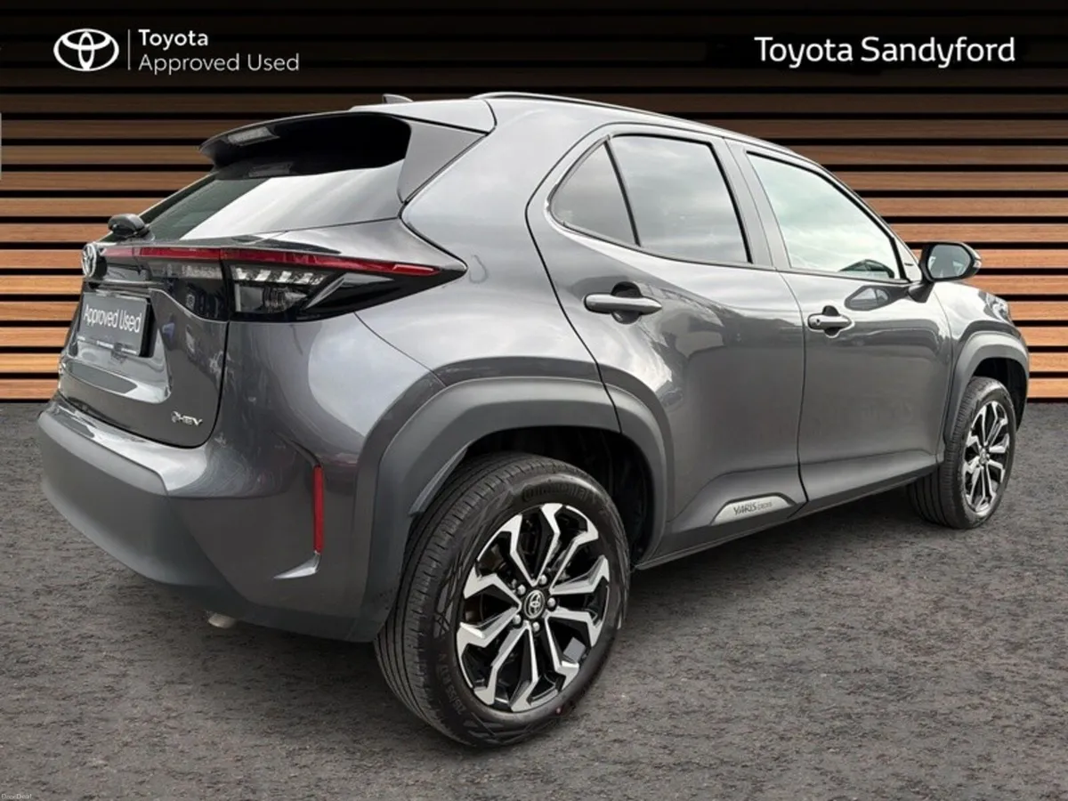 Toyota Yaris Cross LUNA SPORT // REAR CAMERA // SM - Image 3