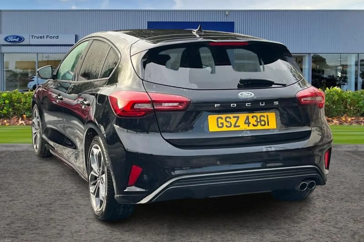 Ford Focus 1.5 EcoBlue ST-Line Vignale 5dr Auto - Image 2