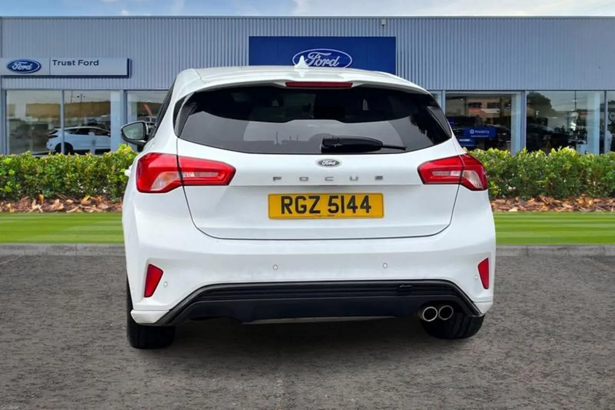 Ford Focus 1.0 EcoBoost 125 ST-Line X 5dr - Image 2