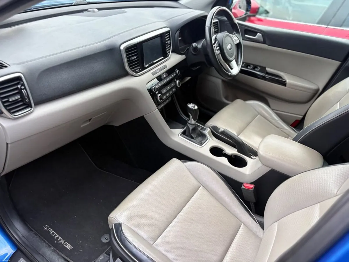 Kia Sportage 1.6 CRDi 115 K3 Mhev 84Km - Image 3