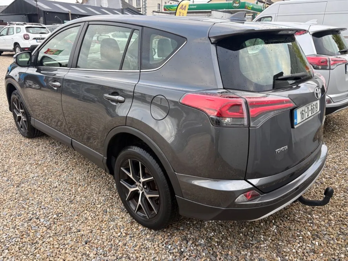 Toyota RAV4 2.0 D 143 Luna Sport - Image 2