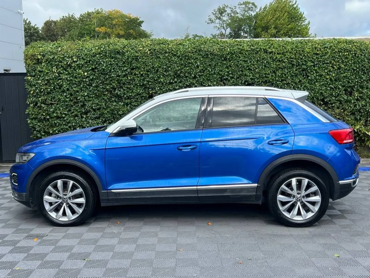 Volkswagen T-Roc STYLE 2.0 TDI AUTO // LOW MILEAGE - Image 3
