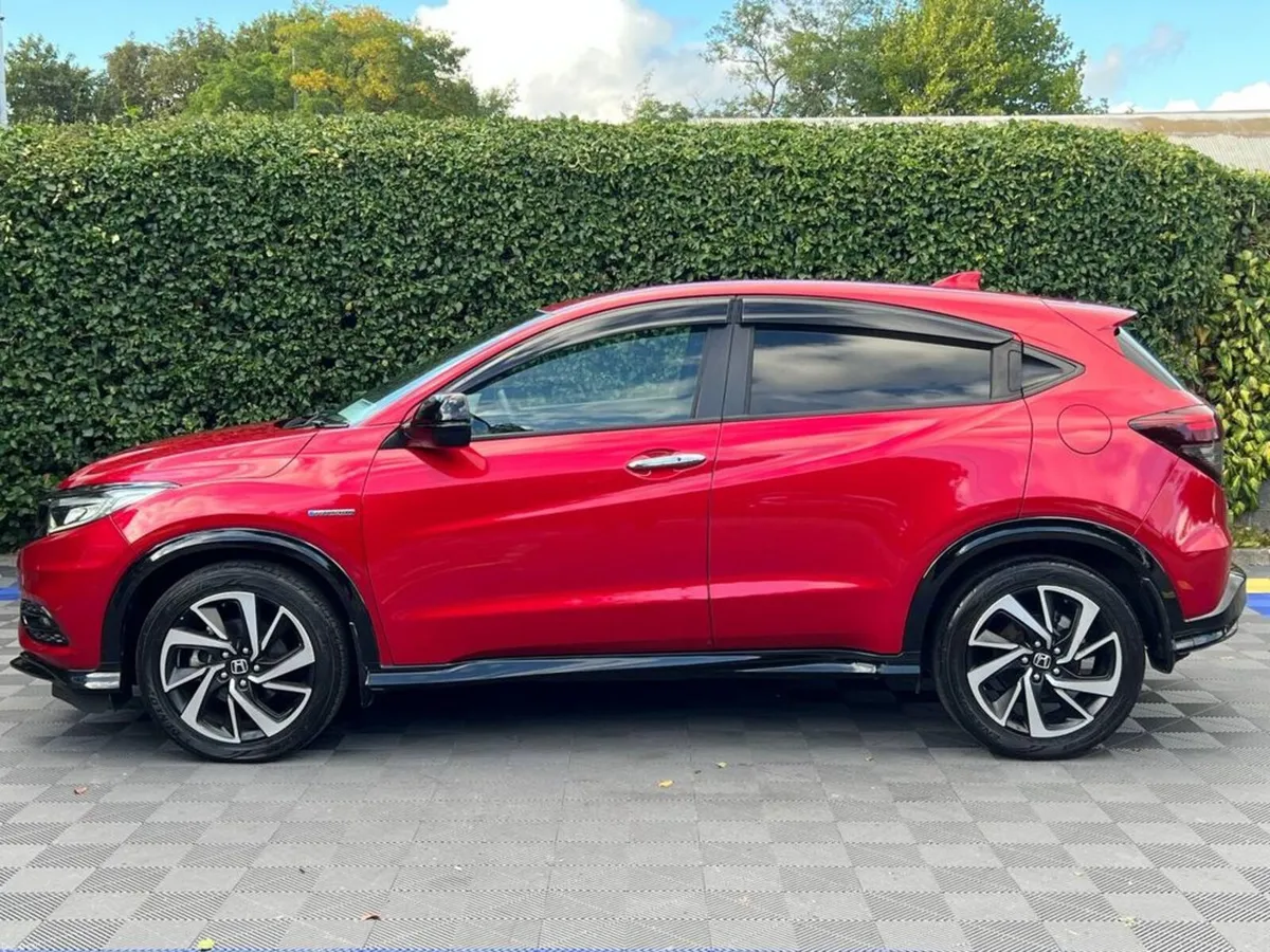 Honda Vezel RS 1.5 HYBRID AUTO // LOW MILEAGE // R - Image 3